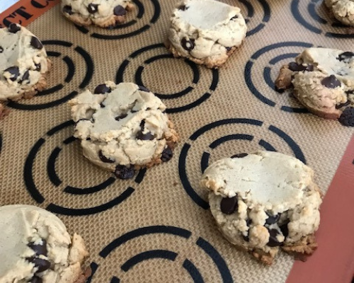 Low FODMAP Chocolate Chip Cookies