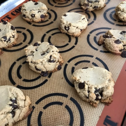 Low FODMAP Chocolate Chip Cookies